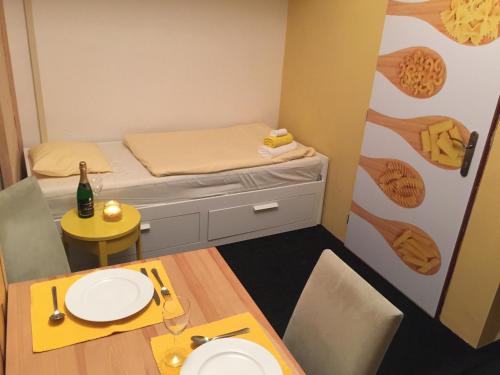 (Pasta) Quadruple Studio