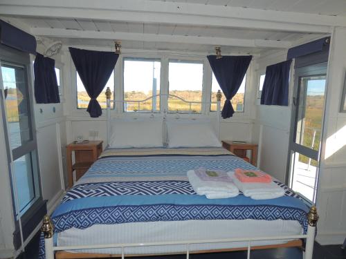 PS Federal Retreat Paddle Steamer Goolwa in Goolva
