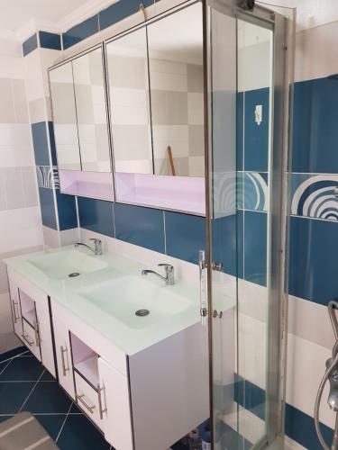 Four-Bedroom Holiday Home image 8