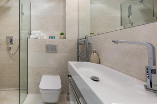 Shell Luxury Residences with Pool and Whirlpool - image 5
