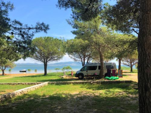 Camping Vransko jezero - Crkvine - Tap to explore photos