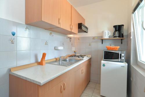 Apartments Veljko 100 - image 5