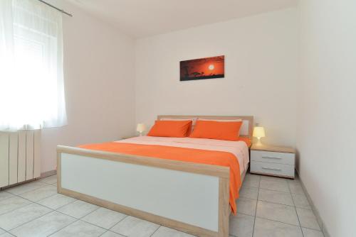 Apartments Veljko 100 - image 11