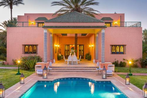 Prestige 7 Bedrooms-Private Villa with extra Heated Pool