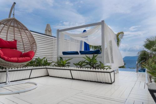 Nur Beach Hotel - image 9