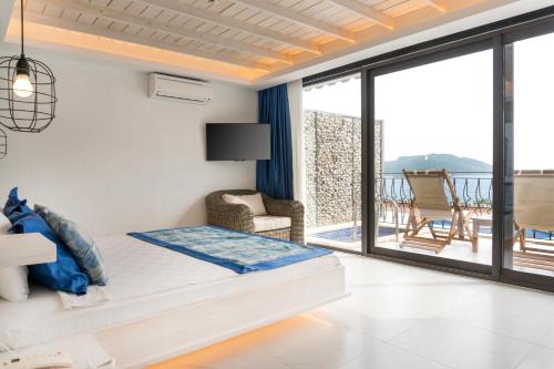 Deluxe Double Room with Sea View