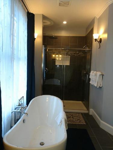 Baño, Saltair Inn Waterfront B&B in Bar Harbor (ME)