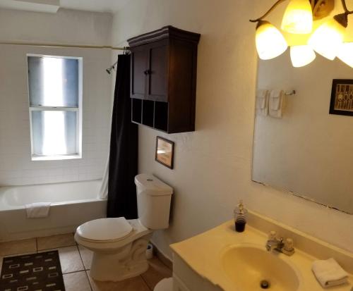 INN LEATHER GUEST HOUSE-GAY MALE ONLY