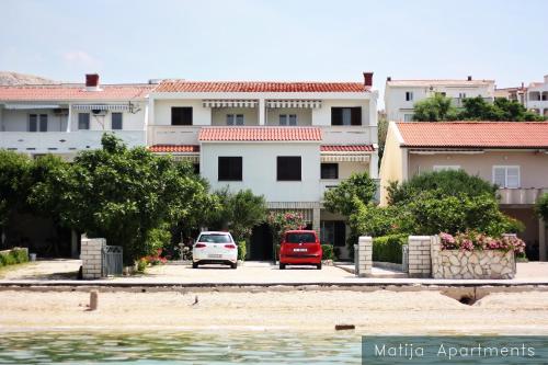  Apartmani Matija in Metajna