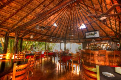 Aventura Mexicana Hotel – Playa del Carmen, TX