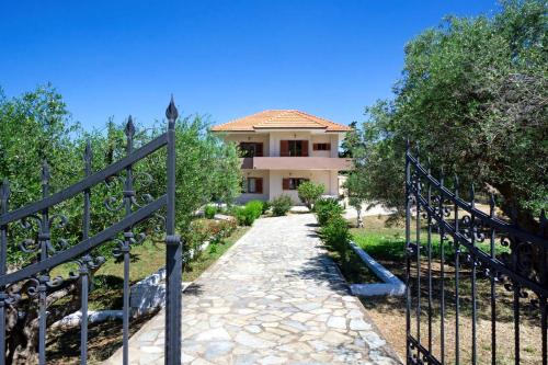 Garden House - image 6