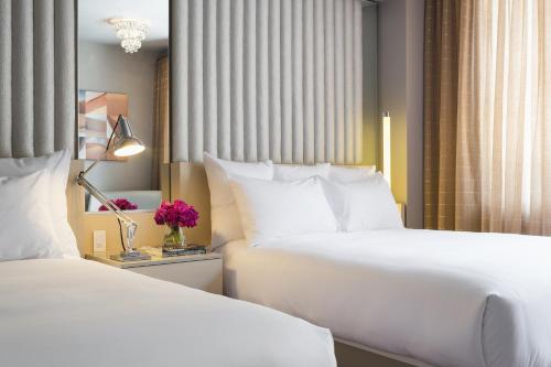 2 queen beds