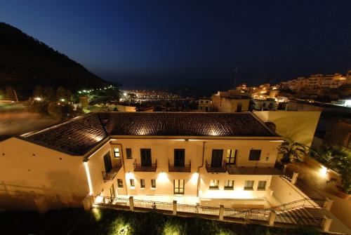 Cerri Hotel - image 14