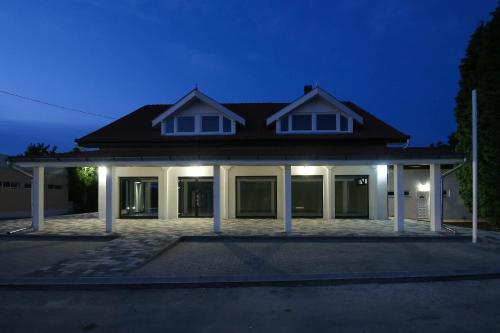 White Apartman Siófok 3