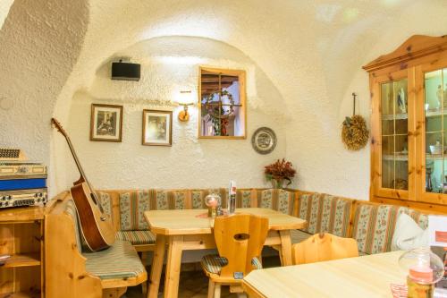 Hotel Gell - image 8