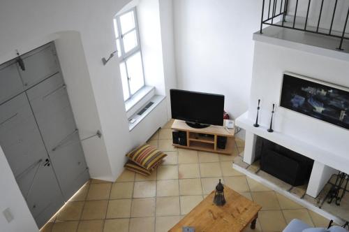 1880 Luxury Apartments in Hydra