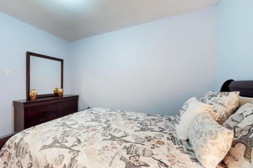 Aquarius Condos - image 4