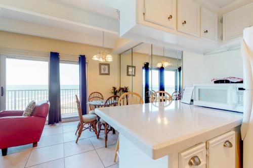 Aquarius Condos - image 5