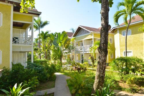 Vista Exterior, Merrils Beach Resort II in Negril