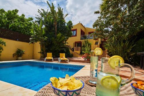 Finca Fenix Apartments with Pool in Álora
