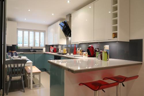 Modern Clapham Apt With Parking Buckingham Palace In 15 Mins, Parsons Green, London