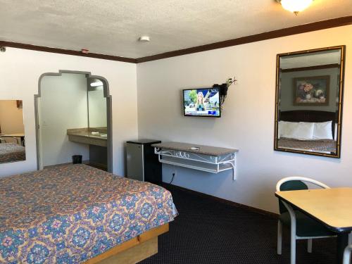 Starlight Inn, Valley Blvd - Downtown LA – Los Angeles, CA