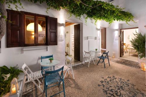 Lindos Citrin Studios Ideally located in the Lindos area, Lindos Citrin Studios promises a relaxing and wonderful visit. Both business travelers and tourists can enjoy the propertys facilities and services. Service-minded