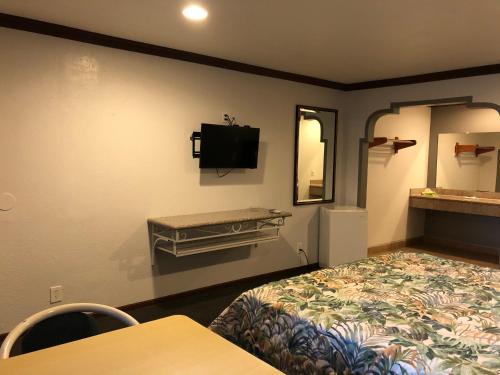 Starlight Inn, Valley Blvd - Downtown LA – Los Angeles, CA
