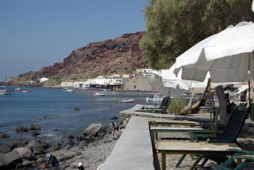 Akrotiri Hotel - image 11
