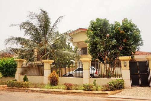 B&B Accra - Sandpark Place, West Hills - Bed and Breakfast Accra