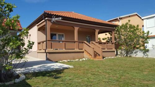  Apartmani KORINA, Pension in Vir