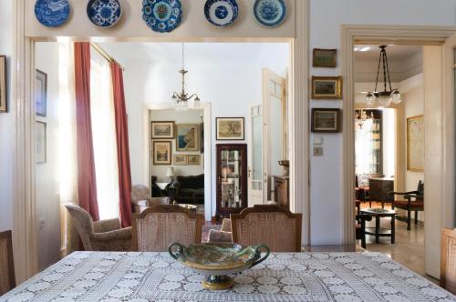 Plaka Vintage, Athens (photo 8)