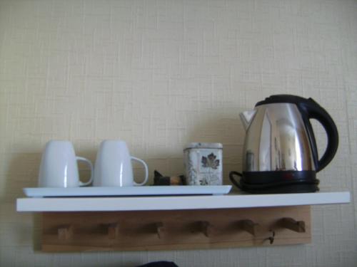Twin Room image 6