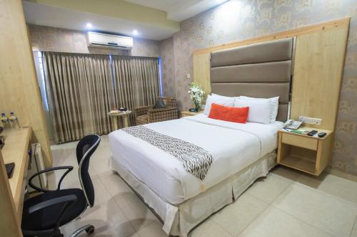 room detail thumbnail 1