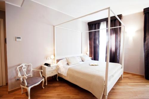 Hotel Dei Fiori Restaurant - Meeting & Spa in Αλάσιο