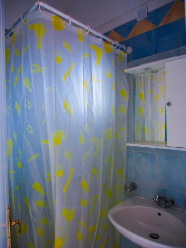 Manos Apartments - image 4