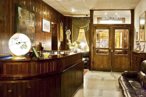 Pub/Lounge, Hotel Pod Orlem in Torun