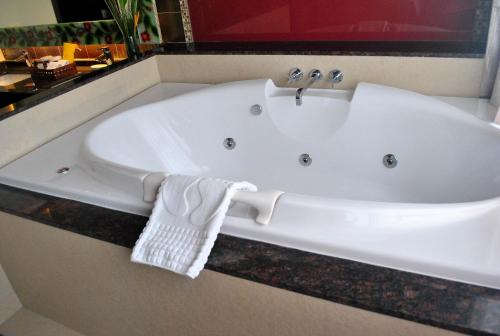 Fürdőszoba, Hotel Elizabeth Cebu near Ayala Központ