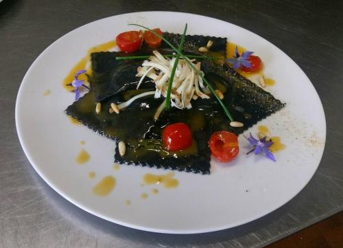 Essen und Erfrischungen, Biss Badaliss - Bed & Breakfast in Miane