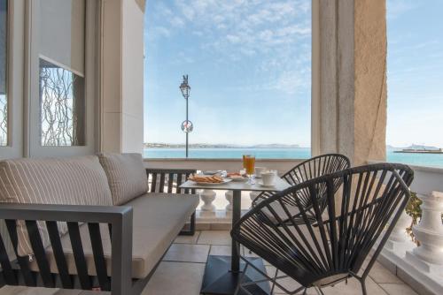 Klimis Hotel - image 5