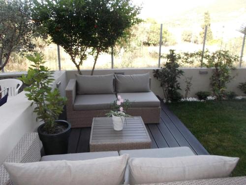 Vista exterior, Vanessa House Luxury Apartments in Skiathos