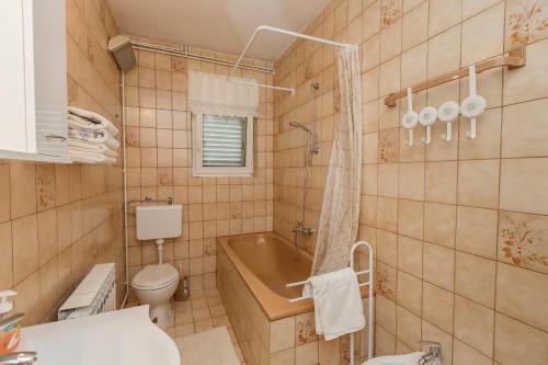 Apartment image 3