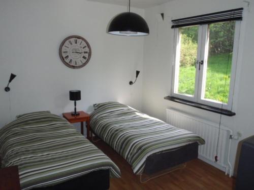 Gustav Bed & Kitchenette