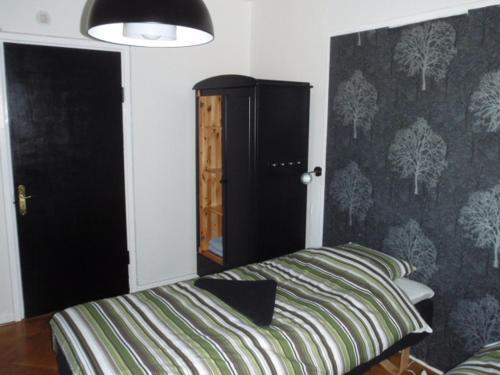 Gustav Bed & Kitchenette