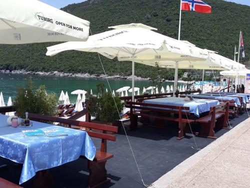 Apartments Villa-G Lustica - image 3