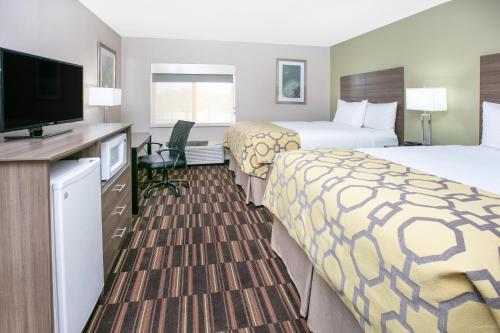 Queen Room with Two Queen Beds - Non-Smoking