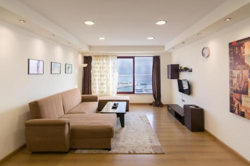Top Floor Downtown Port View