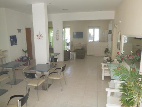 Karafelas Hotel 4