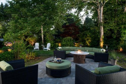 Aed, The Blushing Oyster Bed & Breakfast in Yarmouth Port (MA)