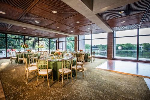 The Hyatt Lodge - image 6